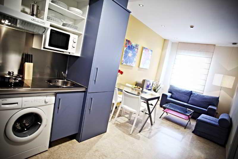 Apartamentos Vertice Sevilla Aljarafe Bormujos Luaran gambar