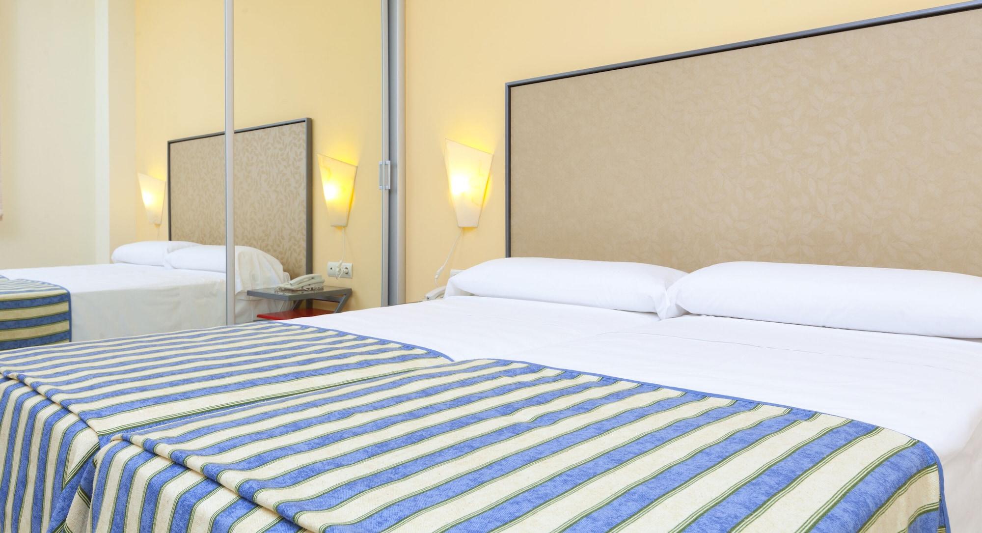 Apartamentos Vertice Sevilla Aljarafe Bormujos Luaran gambar
