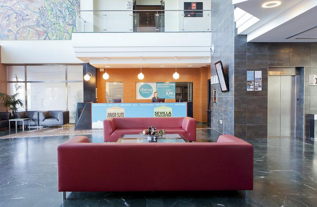 Apartamentos Vertice Sevilla Aljarafe Bormujos Luaran gambar
