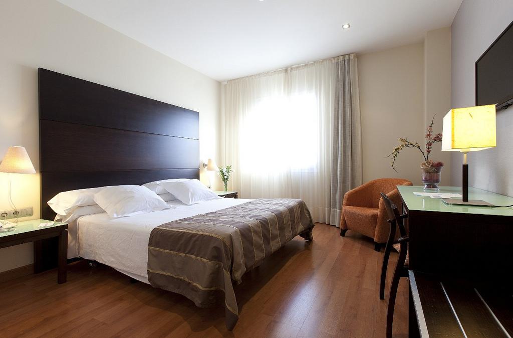 Apartamentos Vertice Sevilla Aljarafe Bormujos Luaran gambar