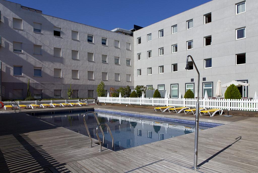 Apartamentos Vertice Sevilla Aljarafe Bormujos Luaran gambar