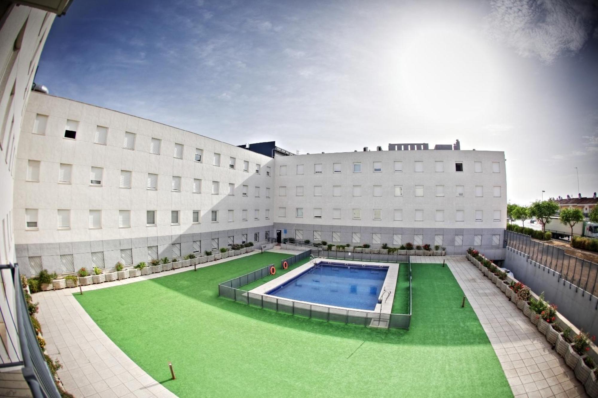 Apartamentos Vertice Sevilla Aljarafe Bormujos Luaran gambar