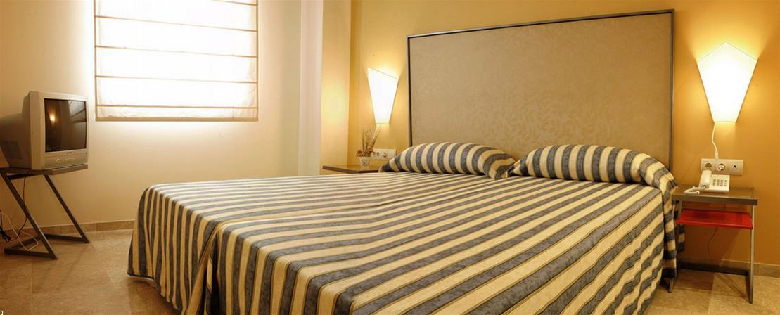 Apartamentos Vertice Sevilla Aljarafe Bormujos Luaran gambar